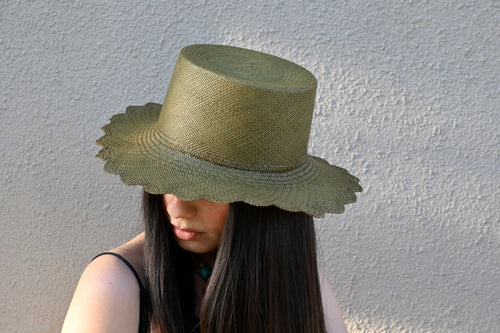 Cordovan Scalloped in Olive